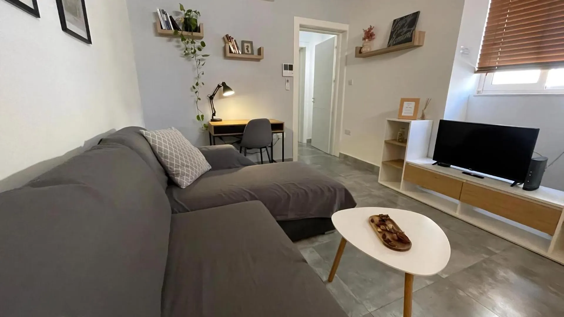 Ta Nenu Accomodation Paola 0*,  Malta